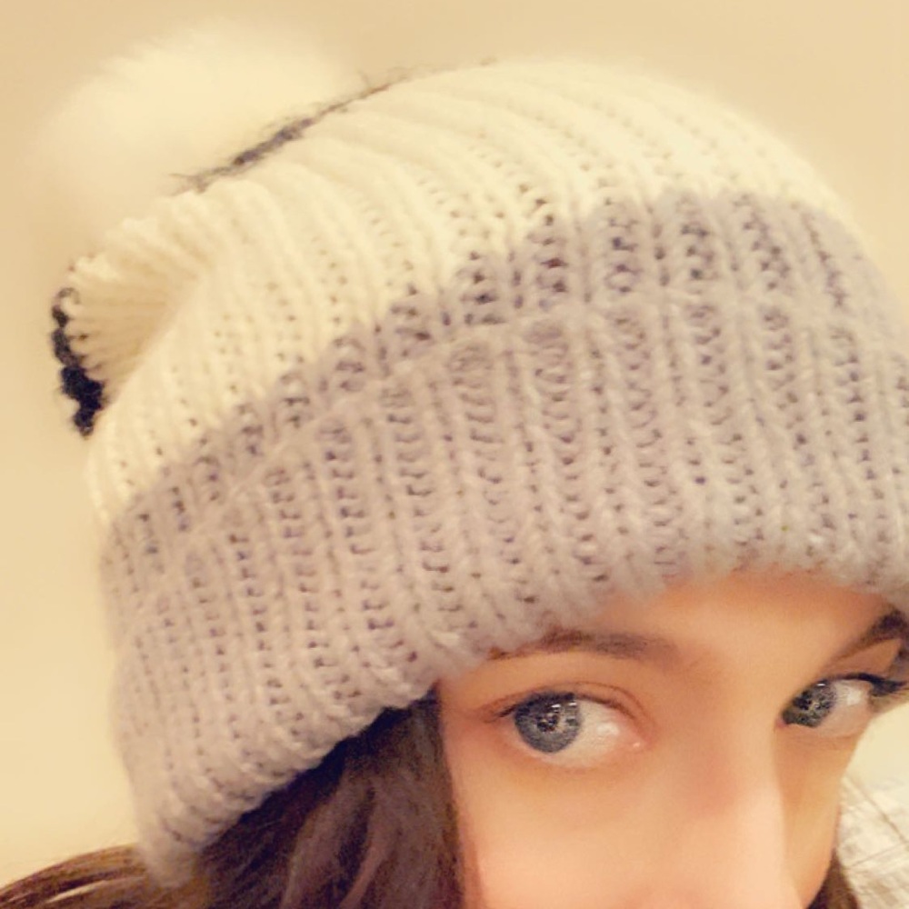 Adorable, slouchy knitted beanie!